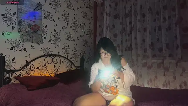 OxiLovex online show from June 24, 2026, 8:08 pm