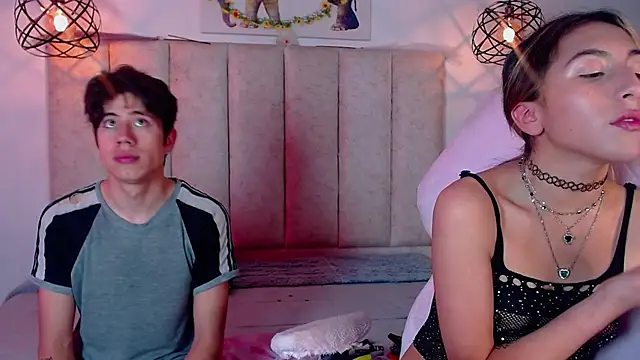 mrandmrsvixencs online show from June 5, 2026, 7:52 pm