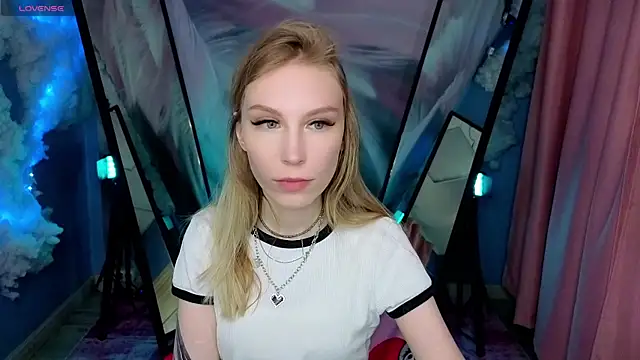 MilaDuales online show from May 6, 2026, 5:46 am