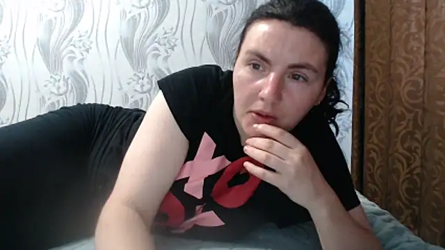 AlinaxJames online show from June 9, 2026, 10:49 am
