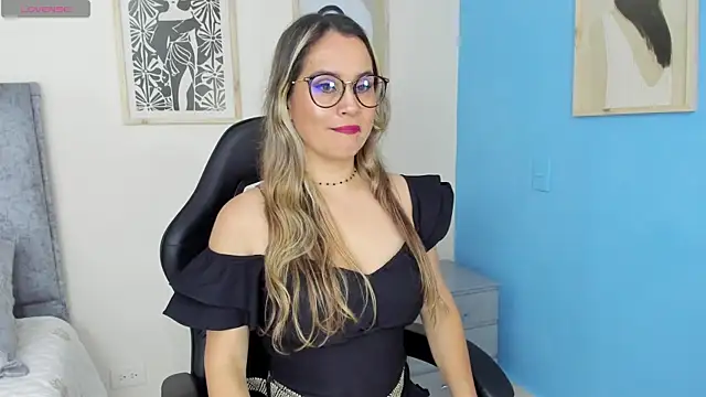 Snapshot of sugar_milff chatting on June 9, 2026, 12:39 pm sugar milff online show from June 9, 2026, 12:39 pm
