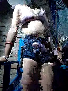 Couple-tina online show from April 18, 2026, 4:44 pm