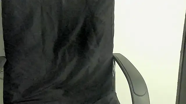 lolabunnysc online show from May 8, 2026, 12:54 pm