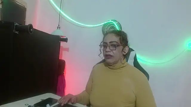Sweet-Mommy-Milf online show from May 14, 2026, 11:44 pm