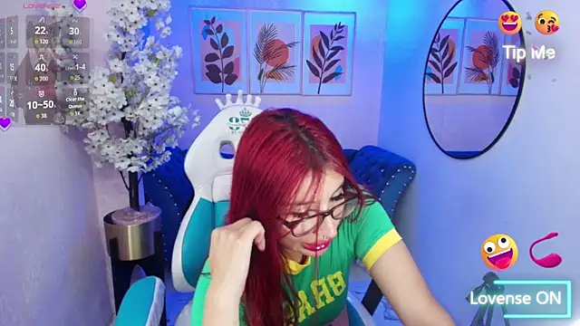 Snapshot of Sofi_monroeee chatting on June 9, 2026, 8:09 pm Sofi monroeee online show from June 9, 2026, 8:09 pm
