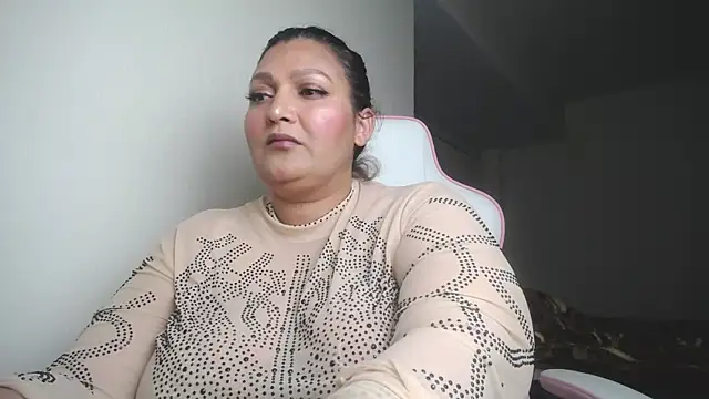 HeyMilani online show from April 17, 2026, 10:57 pm