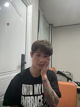 xiaowu2006 online show from April 21, 2026, 1:39 pm