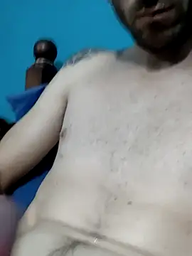 MiltonAndGirls online show from April 23, 2026, 5:08 am