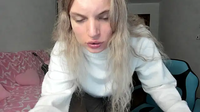 Snapshot of milliKira006 chatting on May 11, 2026, 12:22 pm milliKira006 online show from May 11, 2026, 12:22 pm