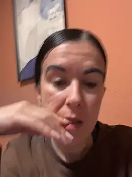 dulceflor25 online show from May 12, 2026, 1:08 pm