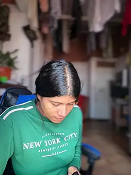 ElahiaMarquez online show from April 27, 2026, 9:02 pm