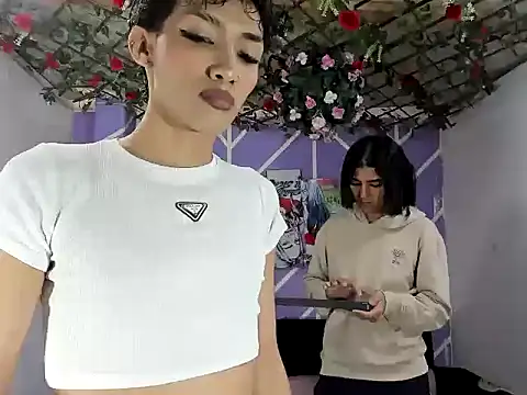 DAHNE HOT  online show from June 8, 2026, 1:22 pm