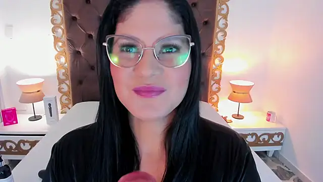 AlinaVegaa  online show from April 23, 2026, 7:49 pm