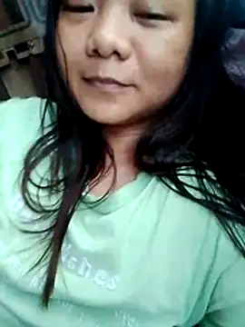 eljhenx online show from June 19, 2026, 2:05 am