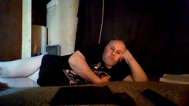 Nightshade1195 online show from May 21, 2026, 6:04 pm