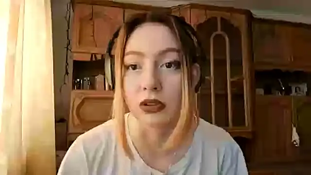 LubaGiovanni online show from April 28, 2026, 7:02 am