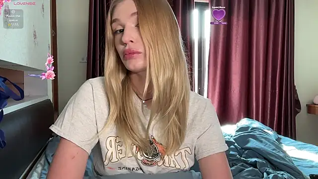 crazysuckks online show from April 26, 2026, 1:36 am