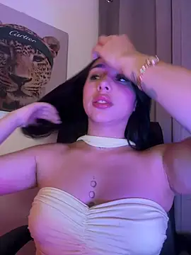 IsabellaNoir  online show from May 8, 2026, 11:54 pm