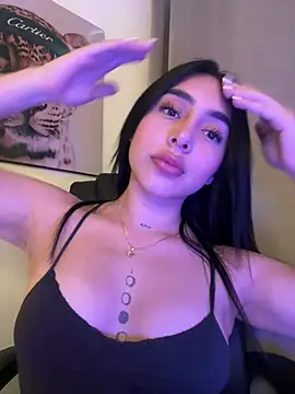 IsabellaNoir  online show from May 28, 2026, 8:06 pm