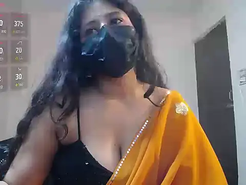 -Queenie online show from May 5, 2026, 7:00 pm