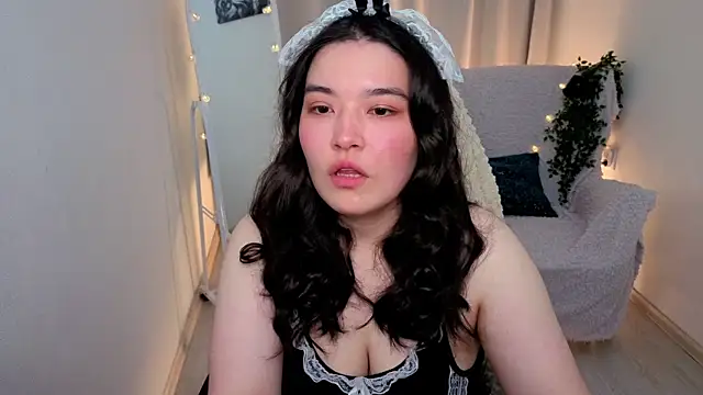 MomoRins online show from May 31, 2026, 10:11 pm
