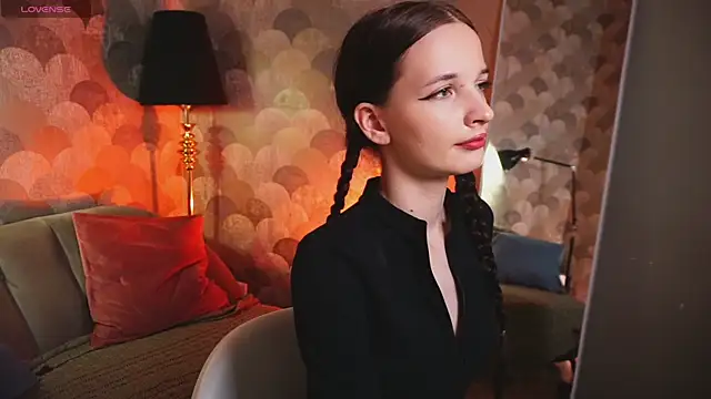 AliciaCore online show from May 17, 2026, 8:38 pm