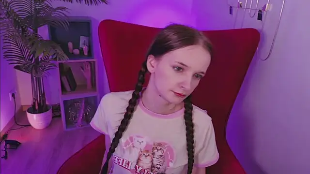 AliciaCore online show from May 22, 2026, 1:28 pm