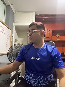 Snapshot of Joseph_connor_ chatting on May 2, 2026, 10:20 am Joseph connor online show from May 2, 2026, 10:20 am