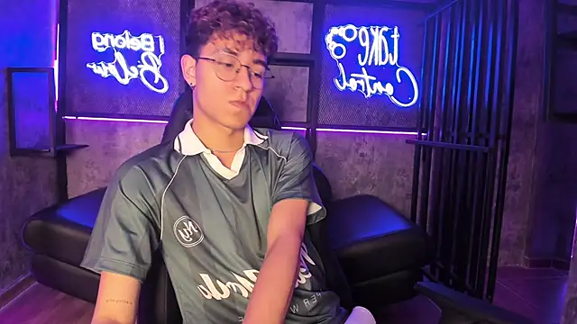 AngeloBellini online show from April 27, 2026, 1:31 pm