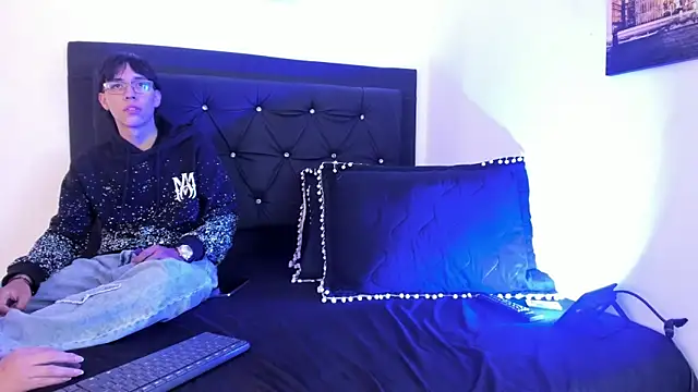 DANILO SMIT online show from April 23, 2026, 8:22 pm