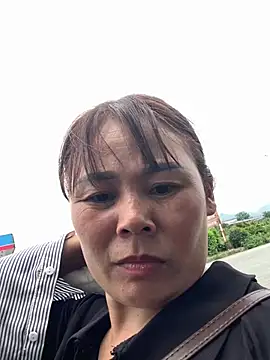Helen-baby online show from May 15, 2026, 6:09 am