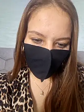 zizosey online show from April 28, 2026, 5:51 pm