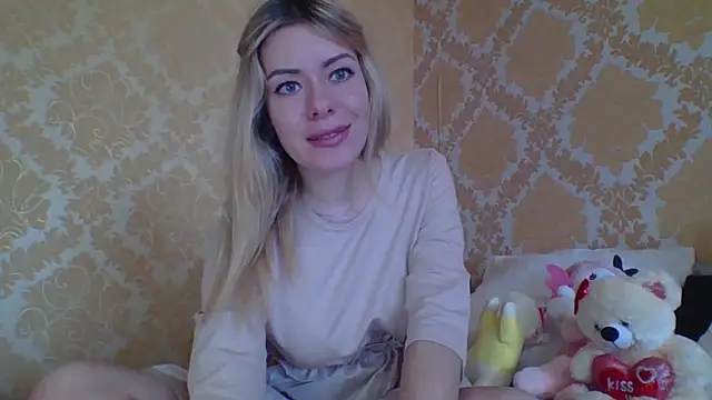 Softy Aura  online show from June 3, 2026, 2:33 pm