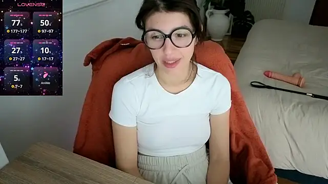 charlieangella online show from May 11, 2026, 6:52 am