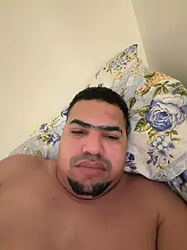 henriquez13 online show from April 24, 2026, 1:52 am