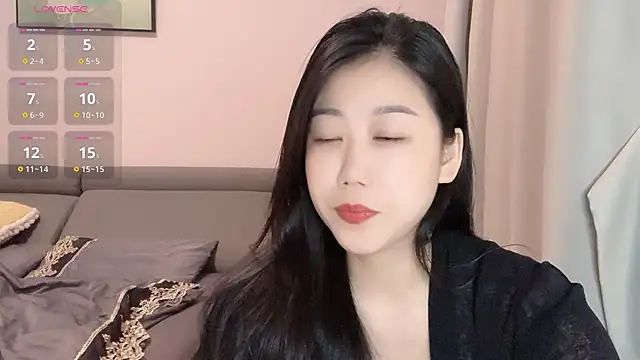 Snapshot of F-Yuwei chatting on May 27, 2026, 2:36 pm F-Yuwei online show from May 27, 2026, 2:36 pm