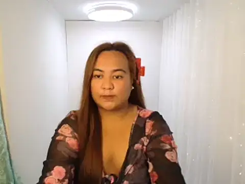 Czarinna online show from April 29, 2026, 4:33 pm