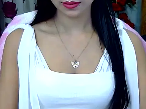 Alina Nur online show from May 3, 2026, 6:47 pm
