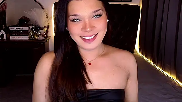 Empress Candice online show from May 20, 2026, 1:06 pm