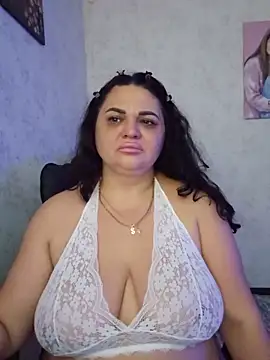 -CUTE-EVVIL- online show from June 7, 2026, 6:44 pm