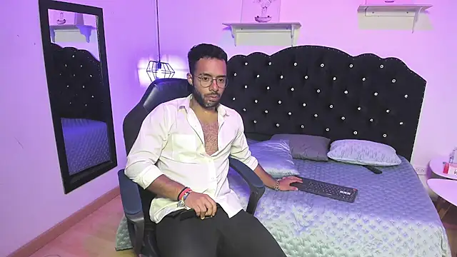 Snapshot of Arez_Vortex_ chatting on June 9, 2026, 9:26 pm Arez Vortex online show from June 9, 2026, 9:26 pm