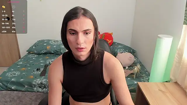  shantallskinny  online show from April 27, 2026, 9:02 pm