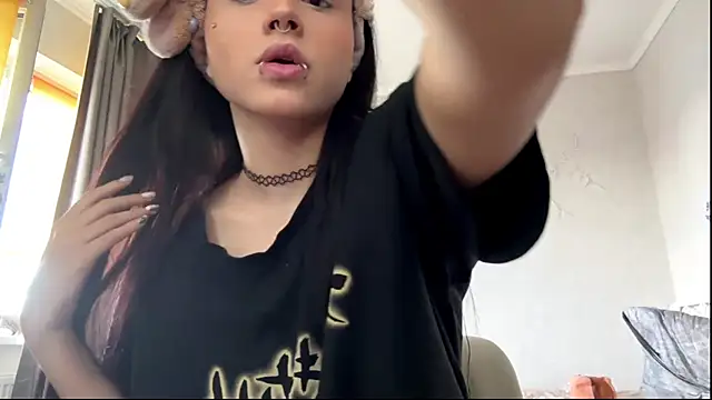 LouisePavlides online show from May 23, 2026, 12:42 pm