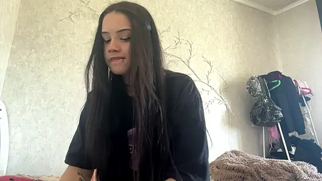 LouisePavlides online show from May 27, 2026, 1:30 pm