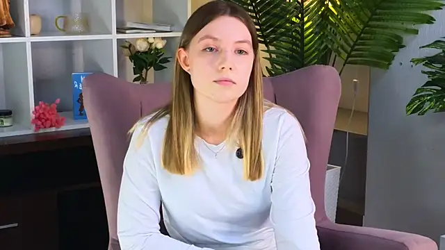 RebeccaAzim online show from April 28, 2026, 12:43 pm