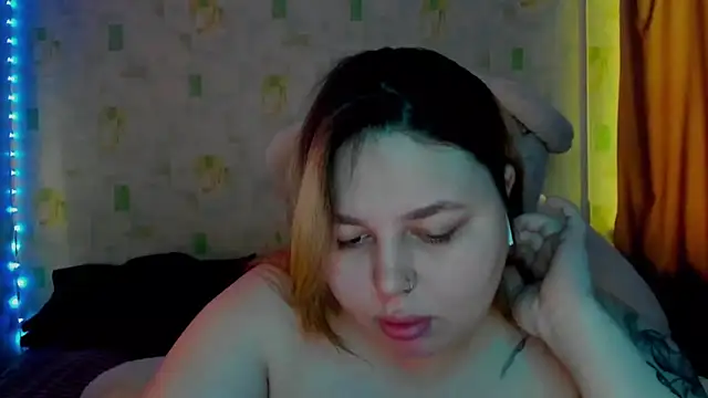 LillyHaigh online show from May 13, 2026, 6:33 am