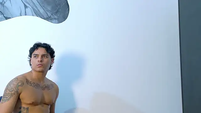 AndyHot   online show from April 28, 2026, 1:27 pm