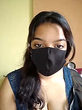 vanika2000 online show from May 19, 2026, 5:47 am
