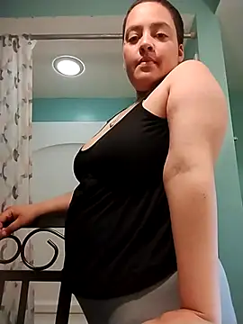 wetandtightcoochie online show from May 4, 2026, 3:19 pm