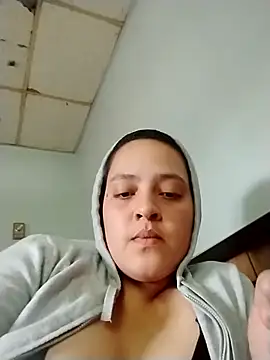 wetandtightcoochie online show from May 6, 2026, 6:46 pm